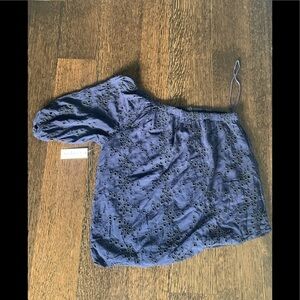 NWT woman’s one shoulder top